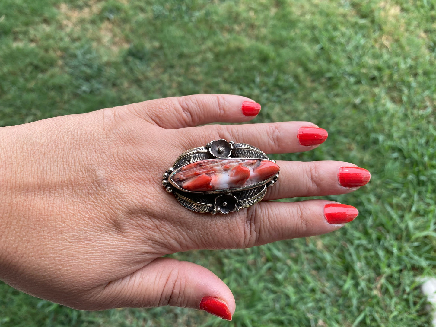 Large Adjustable Natural Spiny Oyster Tibetan Silver Ring, Spiny Oyster Jewelry, Southwest Ring, Statement Ring, Native American Style