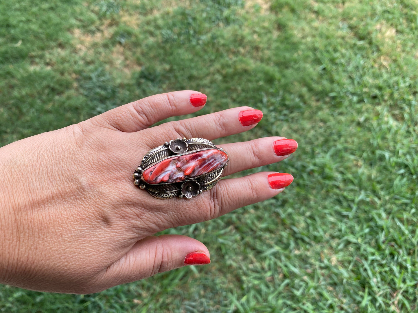 Large Adjustable Natural Spiny Oyster Tibetan Silver Ring, Spiny Oyster Jewelry, Southwest Ring, Statement Ring, Native American Style