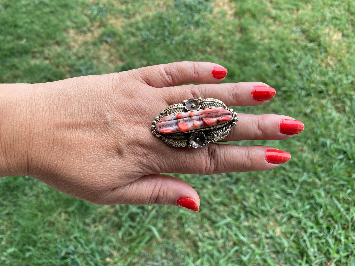 Large Adjustable Natural Spiny Oyster Tibetan Silver Ring, Spiny Oyster Jewelry, Southwest Ring, Statement Ring, Native American Style