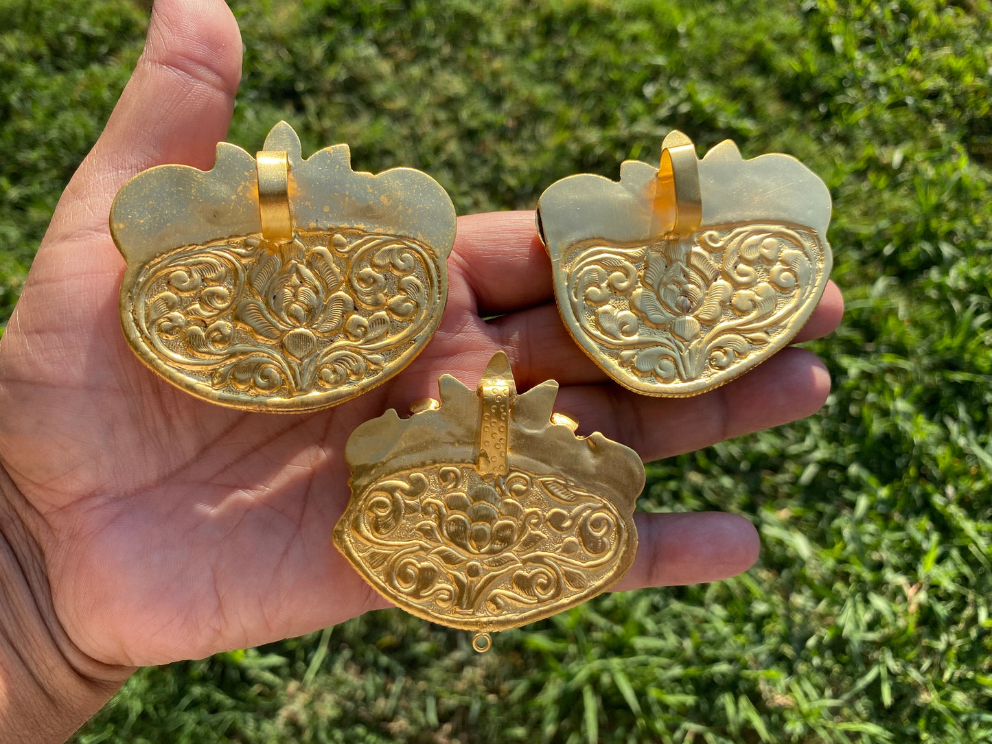 Large Colorful Slice Agate Pendant, Brushed Gold Overlay, Flower Design Pendant For Necklace, Healing Crystal Jewelry, Unique Craftsmanship