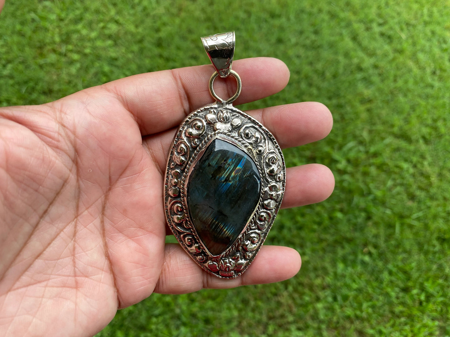 Large Labradorite Healing Crystal with Gemstone Tibetan Silver Pendant, Labradorite Jewelry for Women, Handmade Gemstone Jewelry