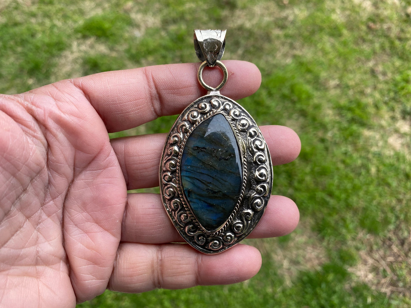 Large Labradorite Natural Stone Tibetan Silver Pendant For Necklaces, Gemstone Jewelry, Crystal Pendant, Statement Jewelry, Unisex Jewelry