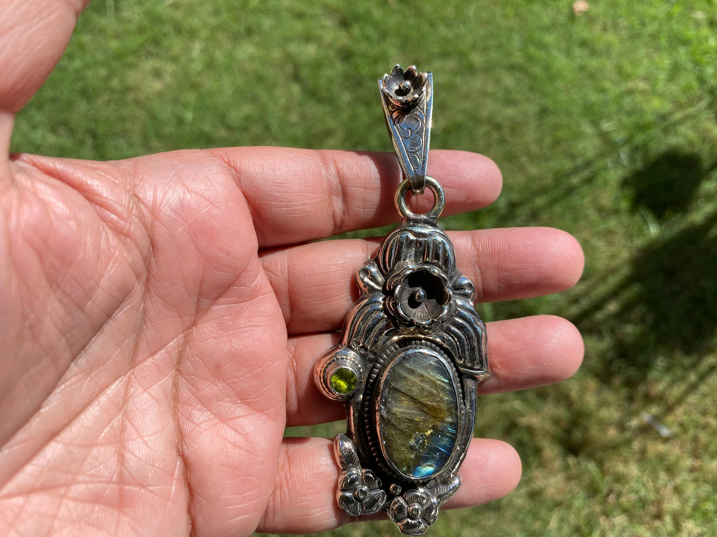 Large Labradorite Tibetan Silver Pendant, Peridot or Aquamarine Gemstone, Handcrafted Flower Design, Ethnic Jewelry, Healing Crystal Pendant