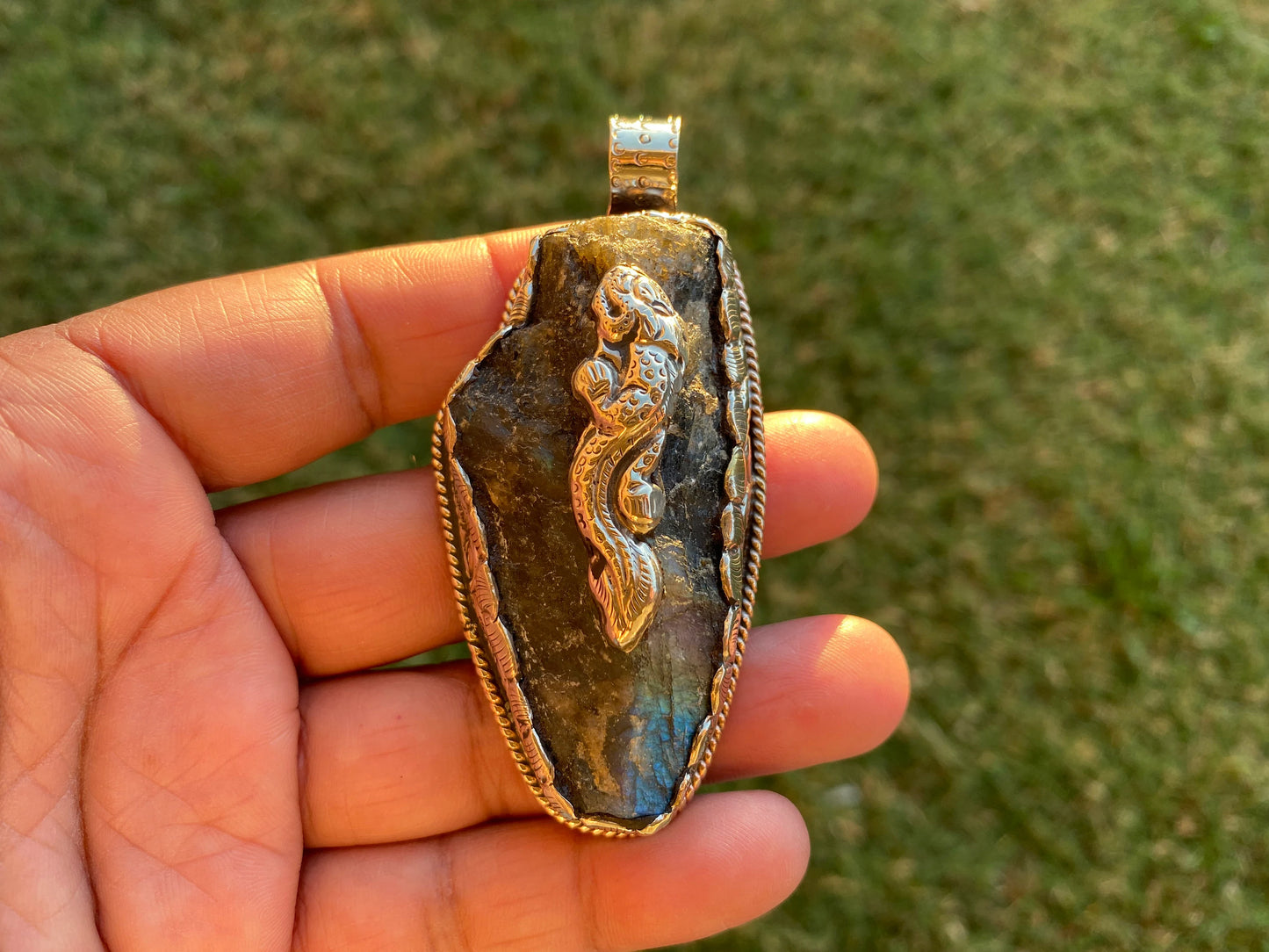 Large Raw Labradorite Natural Stone Tibetan Silver Pendant, Healing Crystal Pendant, Birthday Gift, Birthstone Jewelry, Animal Designs, Boho