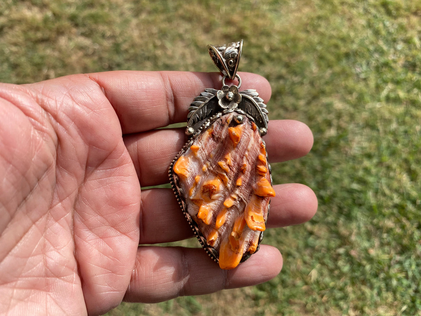 Large Raw Spiny Oyster Tibetan Silver Pendant, Nature Crafted, Desert Sea Gem, Oceanic Ornament, Ocean Jewel, Ocean Inspired Jewelry
