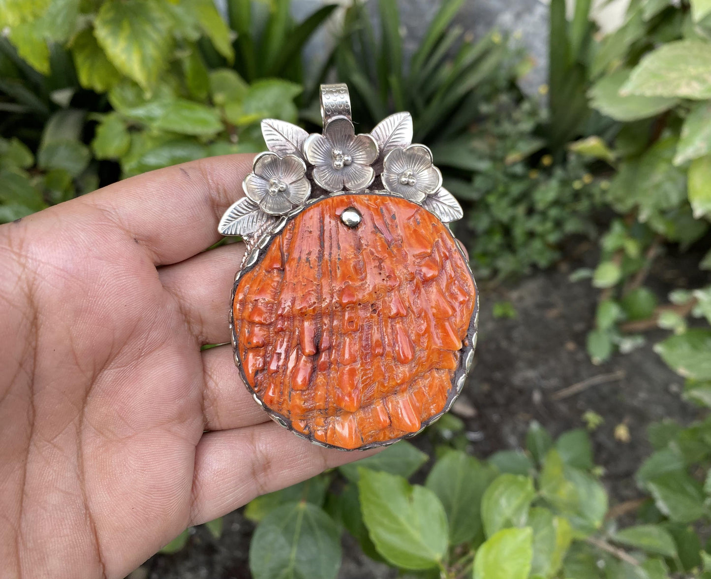Large Spiny oyster Tibetan Silver Pendant, Ocean Inspired Jewelry, Bohemian Daily Wear, Hammered Pendant, Unique Gift ideas
