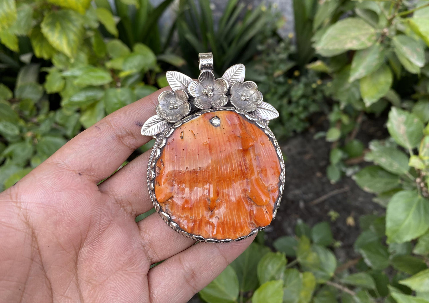 Large Spiny oyster Tibetan Silver Pendant, Ocean Inspired Jewelry, Bohemian Daily Wear, Hammered Pendant, Unique Gift ideas