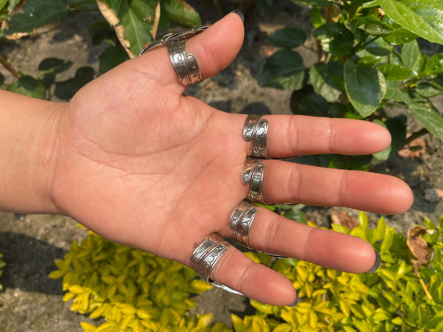 Medium sized handmade spiny oyster ring, made with tibetan silver.