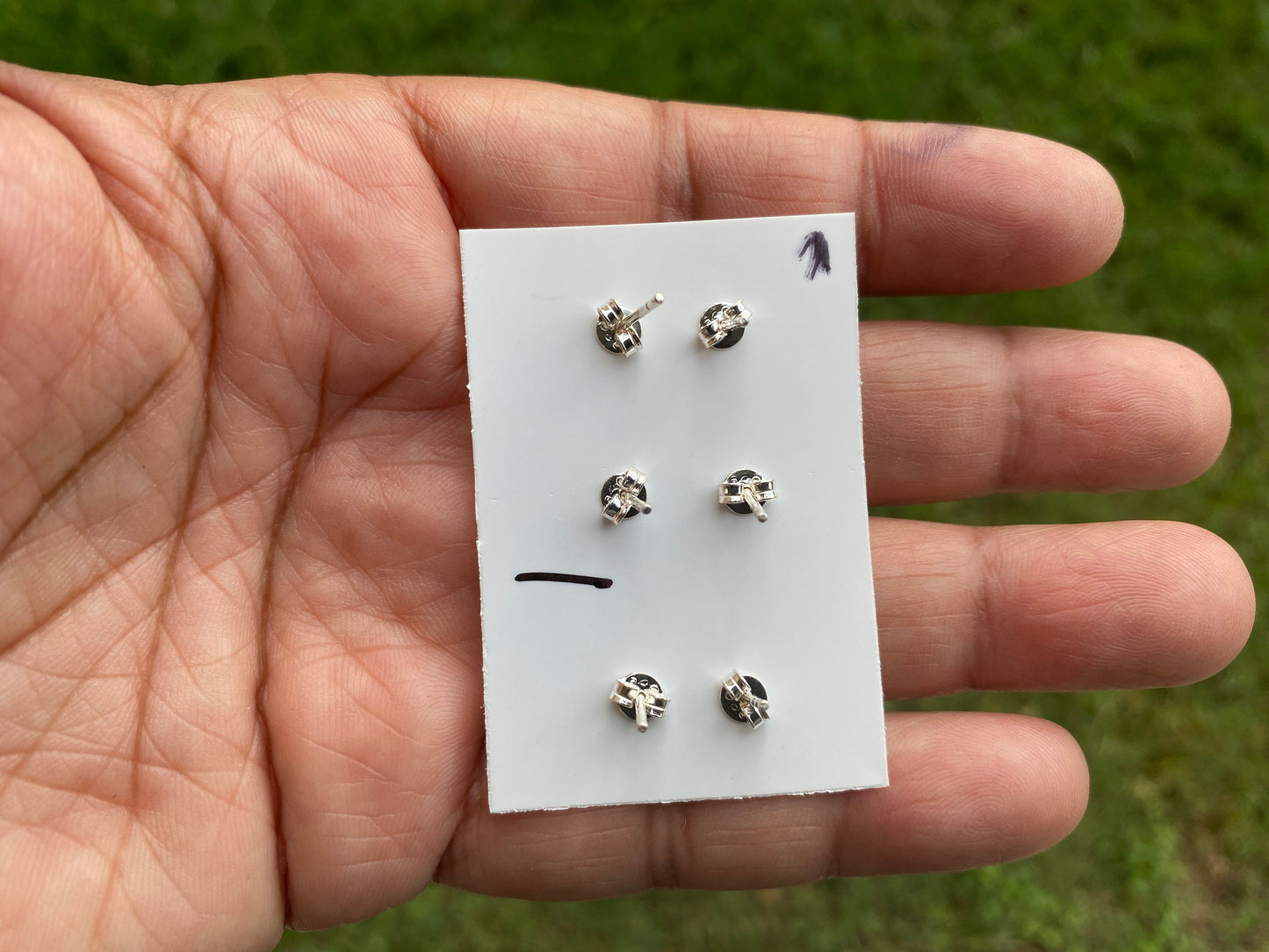Raw Morganite Stud Earrings, 92.5 Sterling Silver, Morganite Earring, Prong Earring, Natural Stone Stud Earring, Raugh Gemstone Stud Earring