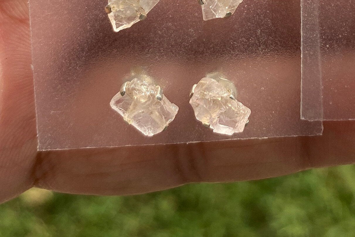 Raw Morganite Stud Earrings, 92.5 Sterling Silver, Morganite Earring, Prong Earring, Natural Stone Stud Earring, Raugh Gemstone Stud Earring