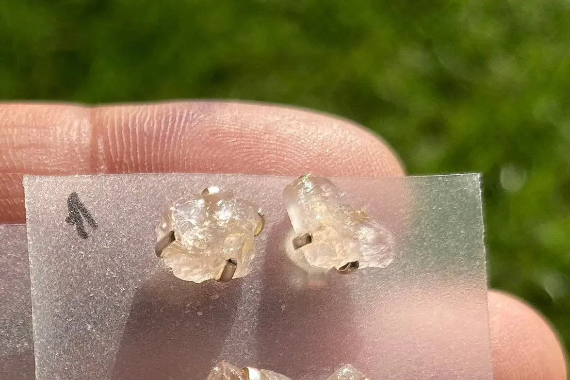 Raw Morganite Stud Earrings, 92.5 Sterling Silver, Morganite Earring, Prong Earring, Natural Stone Stud Earring, Raugh Gemstone Stud Earring