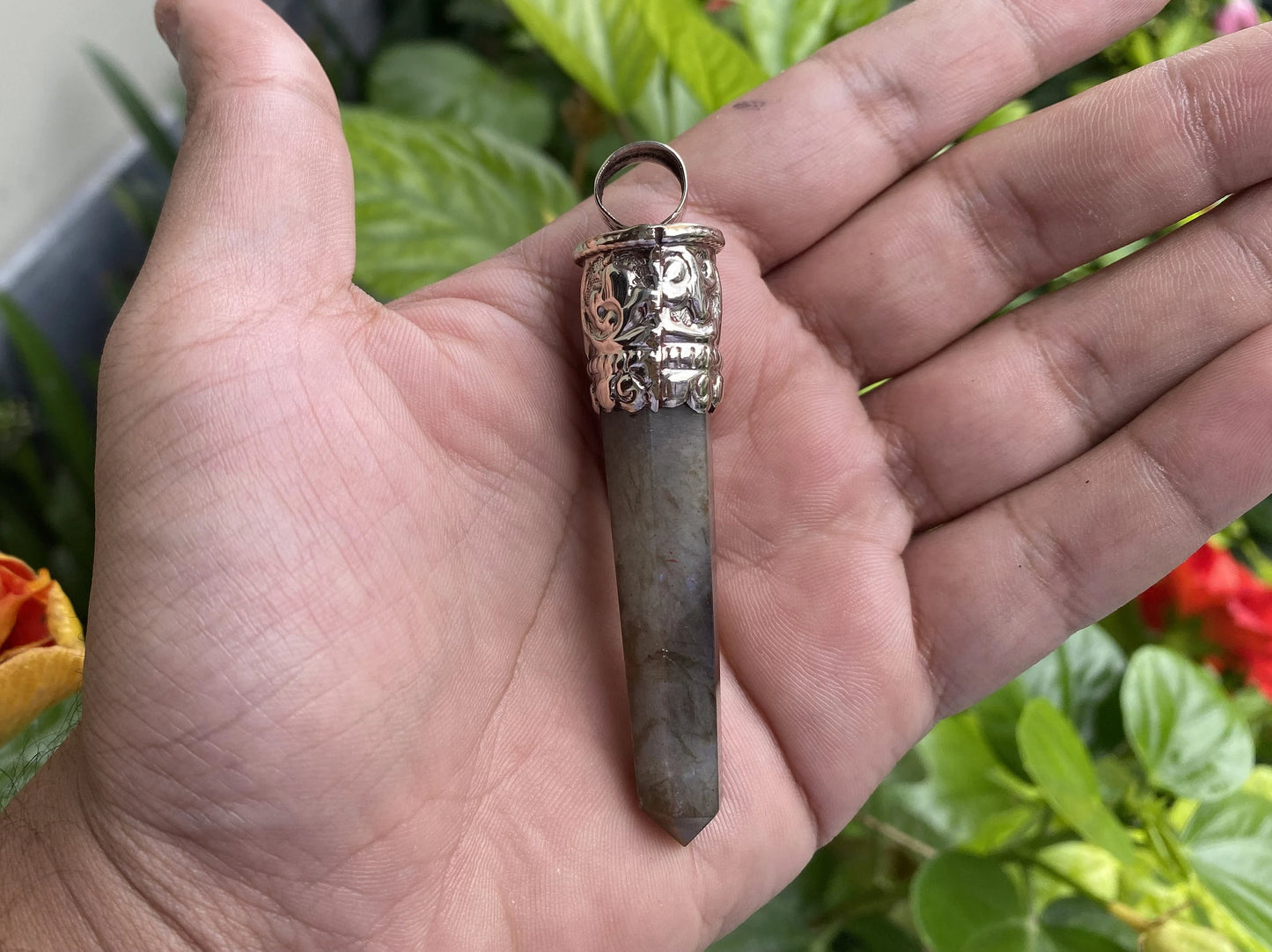 Natural Big Pointed Labradorite Pendant, Unique pendant for daily wears, Aesthetic bohemian jewelry, Unisex gift ideas, Handmade jewelry.