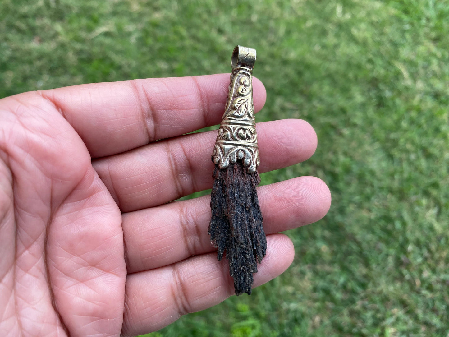 Natural Black Kyanite Tibetan Silver Pendant, Gemstone Healing Pendant, Natural Stone Pendant, Protective Energy Jewelry, Metaphysical Gift