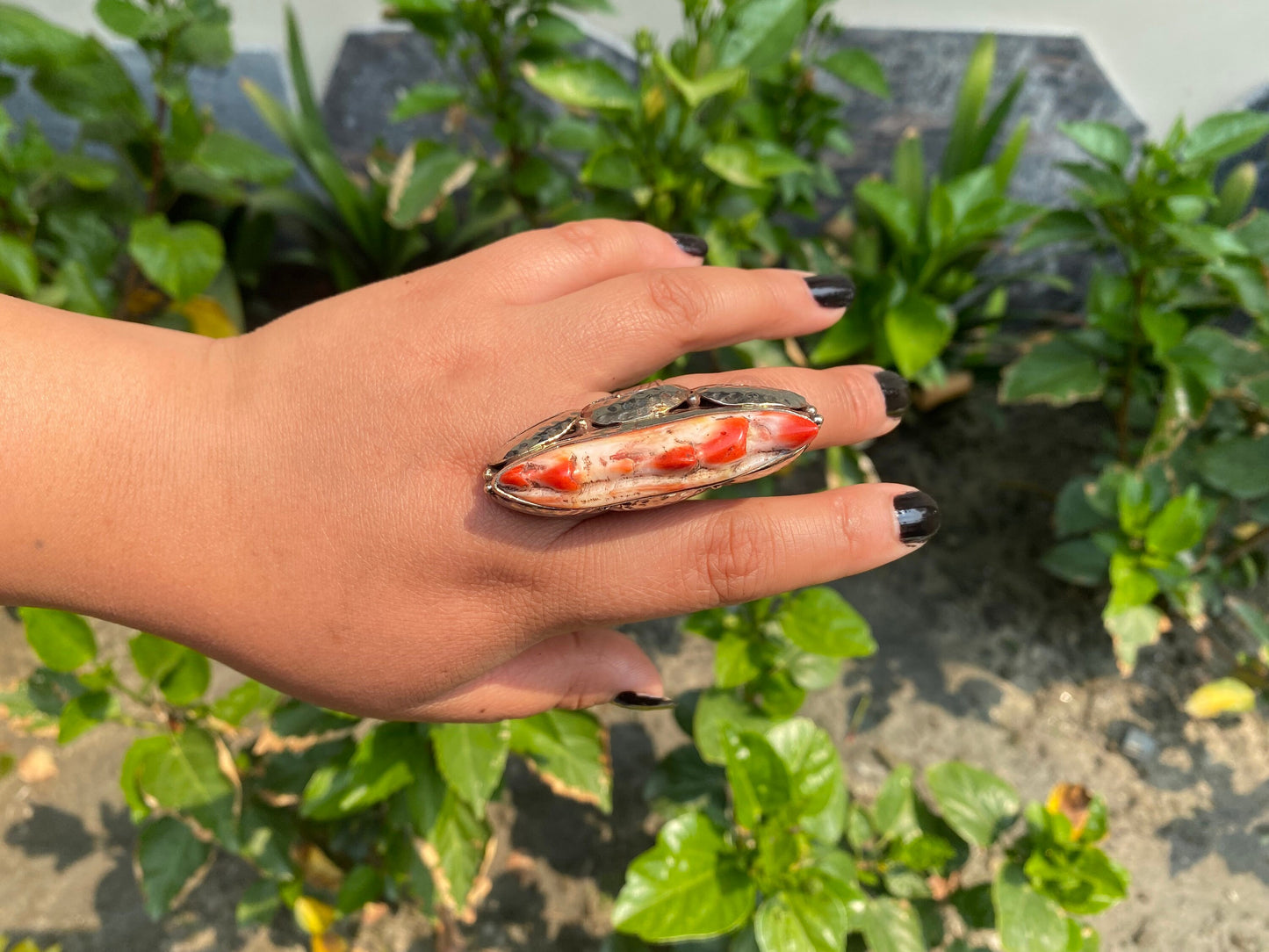 Natural Hammered Spiny Oyster Boho Ring, Tibetan Silver, Adjustable Ring, Hammered Ring, Antique Ring, for Daily use, gift ideas.