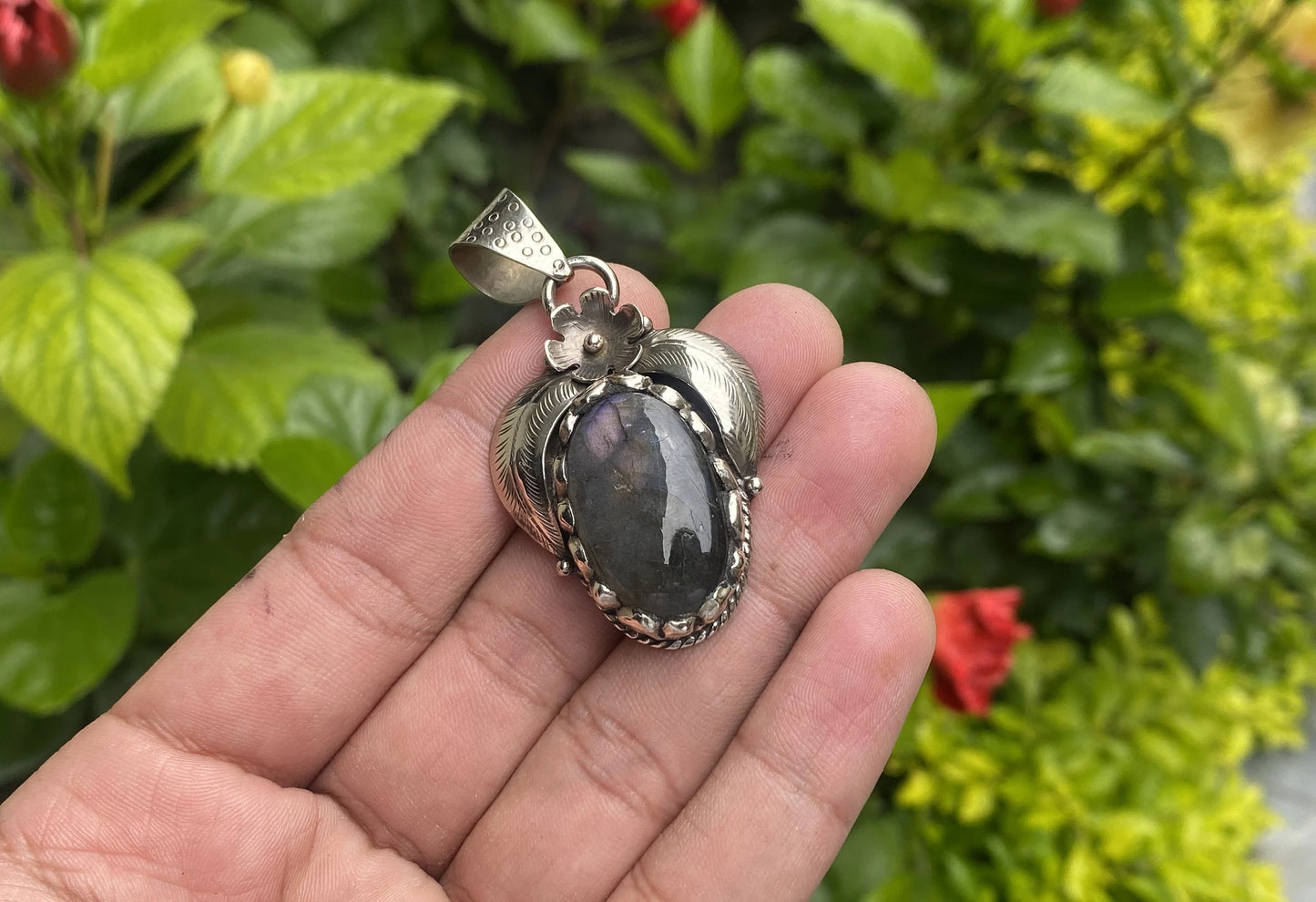 Natural Labradorite Drop Pendant, Hammered floral design, Unique labradorite pendant for daily wear, Perfect gift idea, Healing pendant.