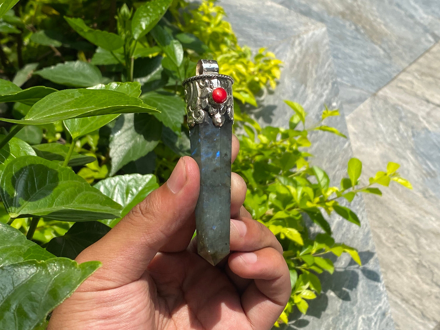 Pointed Labradorite Pendant, Big Pointed Pendant, Handmade pendant, Unisex Pendant, Gift for her, Daily wear pendant, Hammered Pendant.