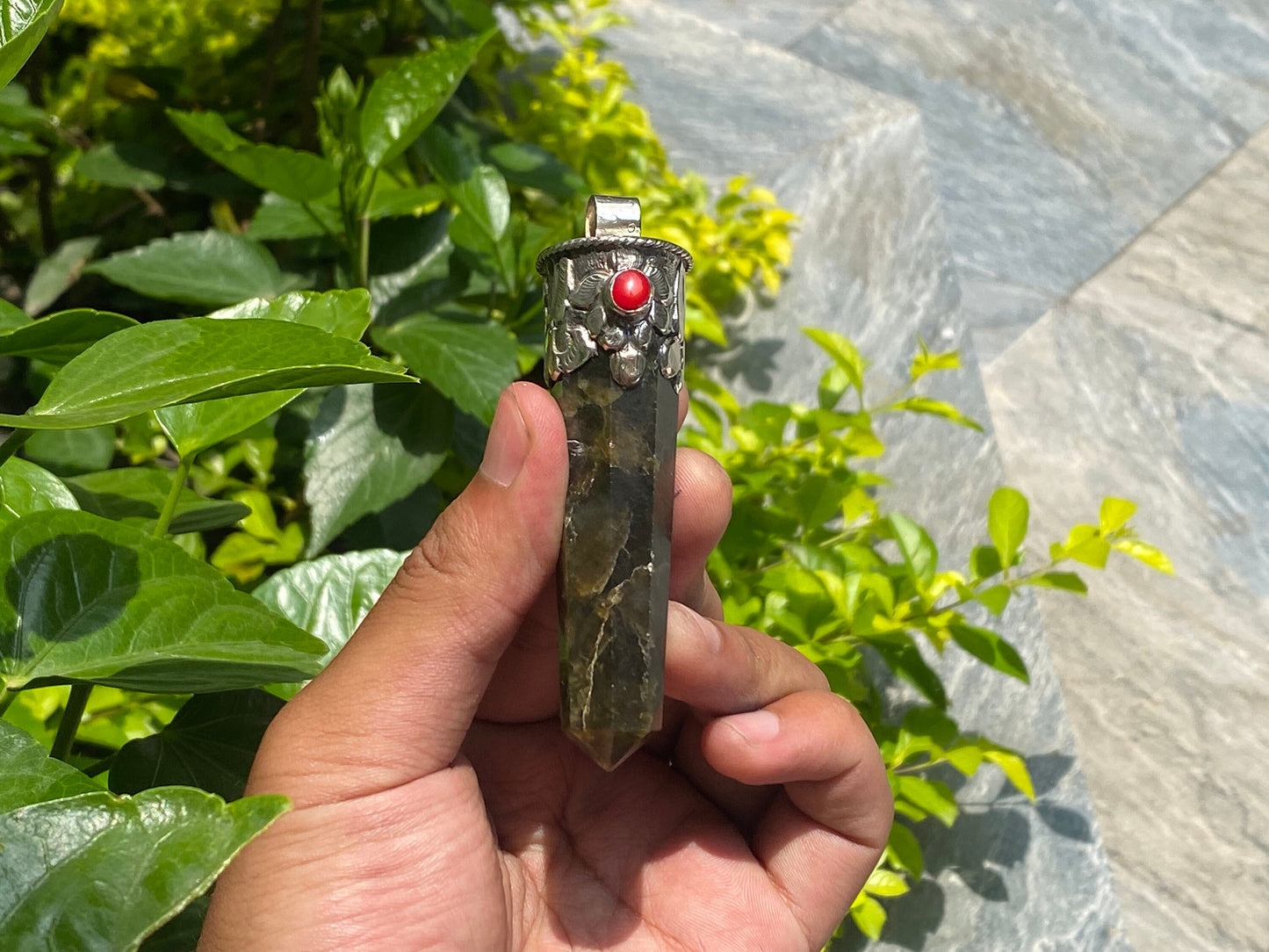 Pointed Labradorite Pendant, Big Pointed Pendant, Handmade pendant, Unisex Pendant, Gift for her, Daily wear pendant, Hammered Pendant.