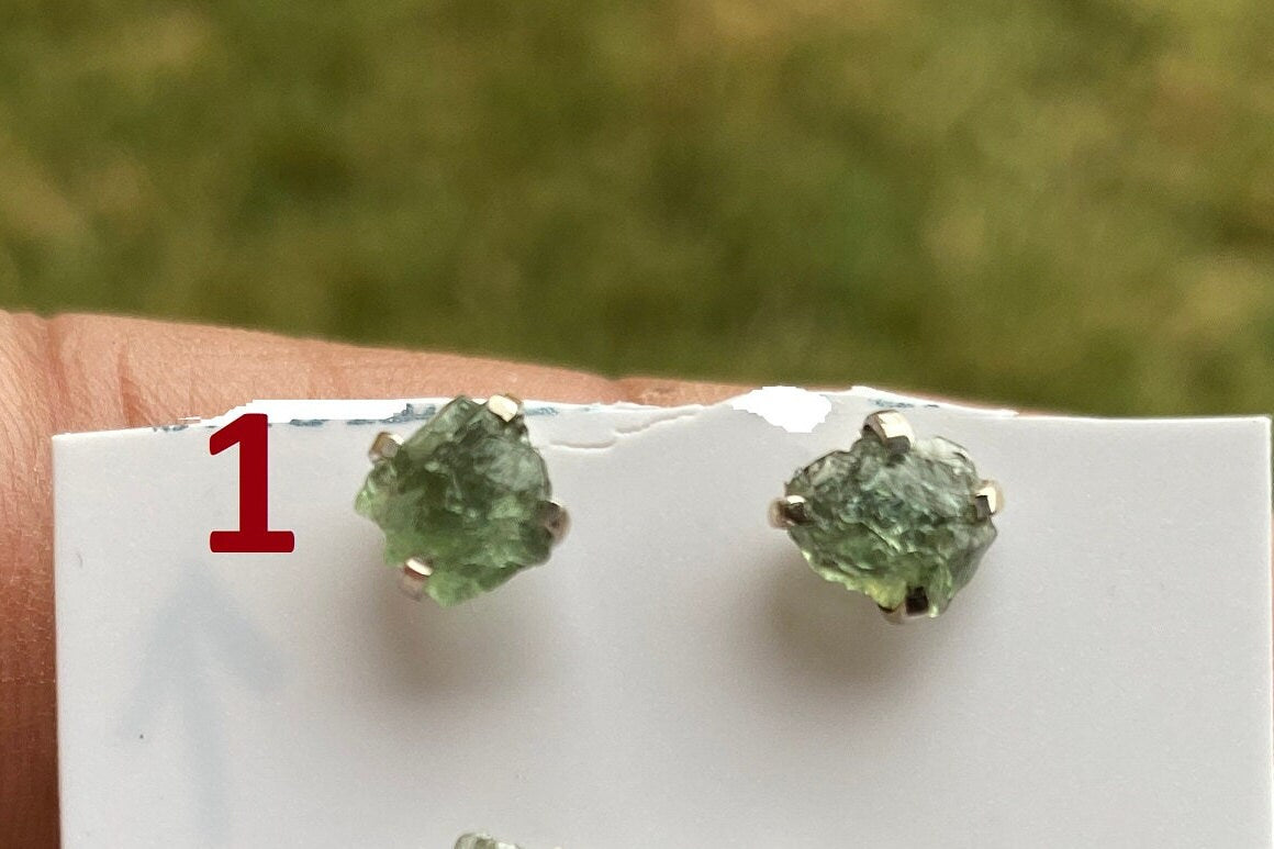 Raw Natural Peridot Gemstone Sterling Silver Stud Earrings, Peridot Earrings, Prong Stud Earring, August Birthstone, Ear Stud, Bridesmaid