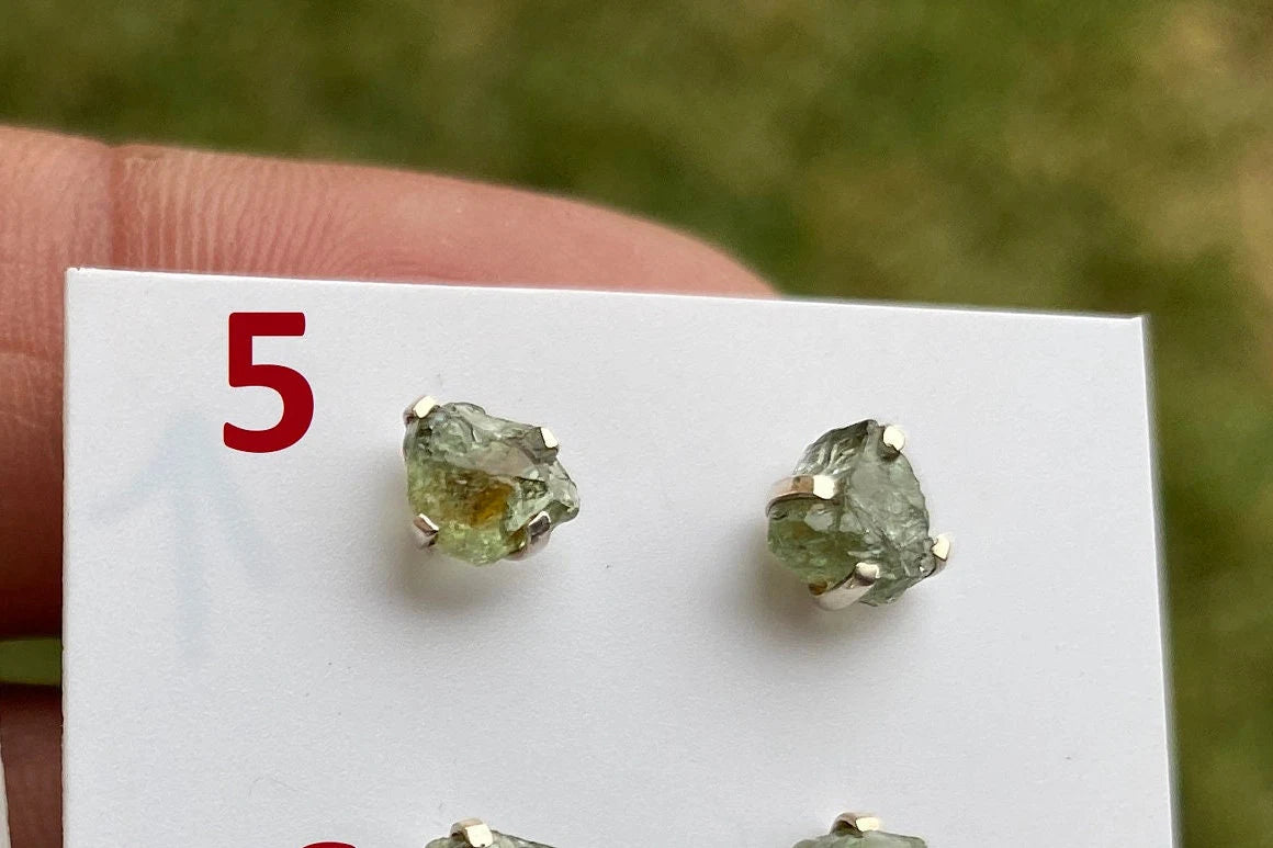 Raw Natural Peridot Gemstone Sterling Silver Stud Earrings, Peridot Earrings, Prong Stud Earring, August Birthstone, Ear Stud, Bridesmaid