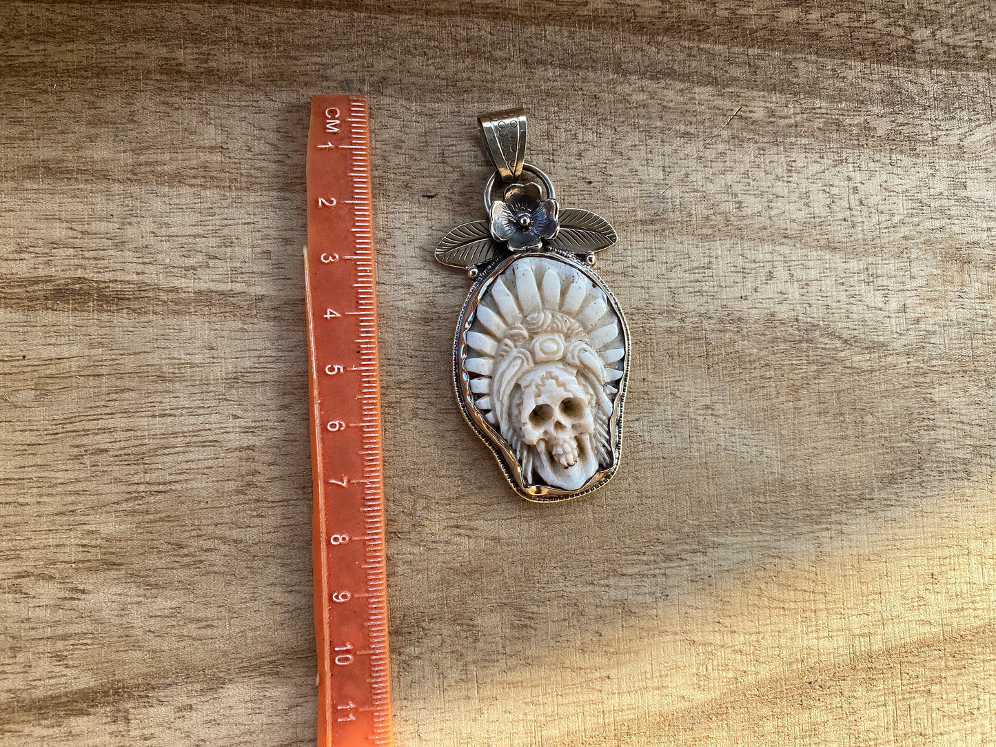 Red Indian Chief Skull Carved Bone Pendant, Tibetan Silver, Native American Design, Warrior Talisman, Indigenous Pride, Tribal Leader