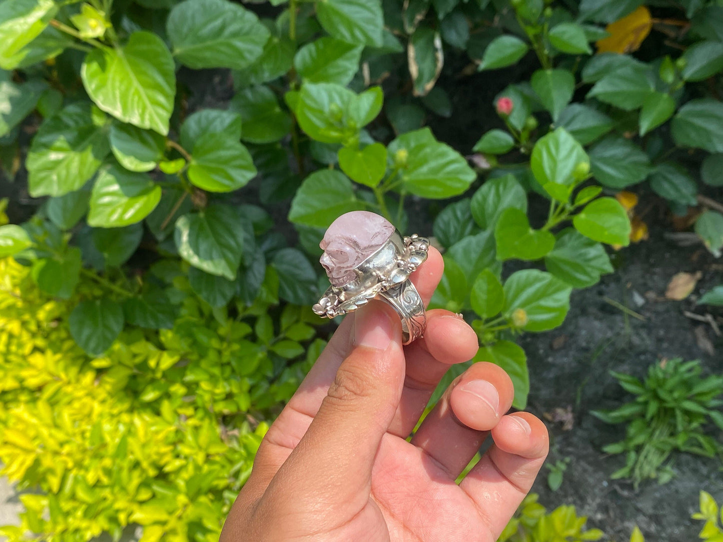 Rose Quartz Adjustable Ring, Skull Carved Unisex Ring, Antique Skull Ring, Tibetan Silver Ring, Natural gemstone ring, Aesthetic skull ring