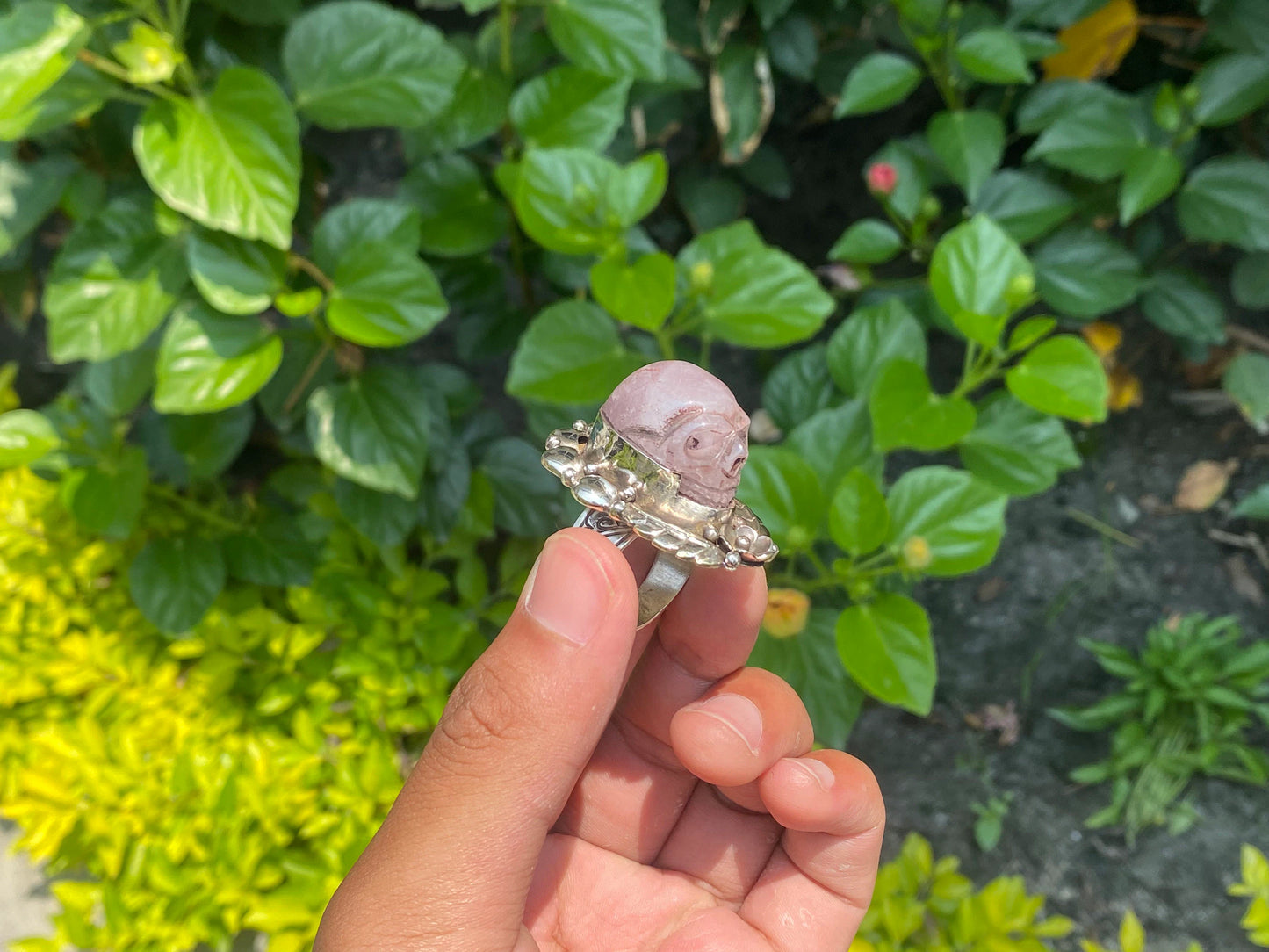 Rose Quartz Adjustable Ring, Skull Carved Unisex Ring, Antique Skull Ring, Tibetan Silver Ring, Natural gemstone ring, Aesthetic skull ring