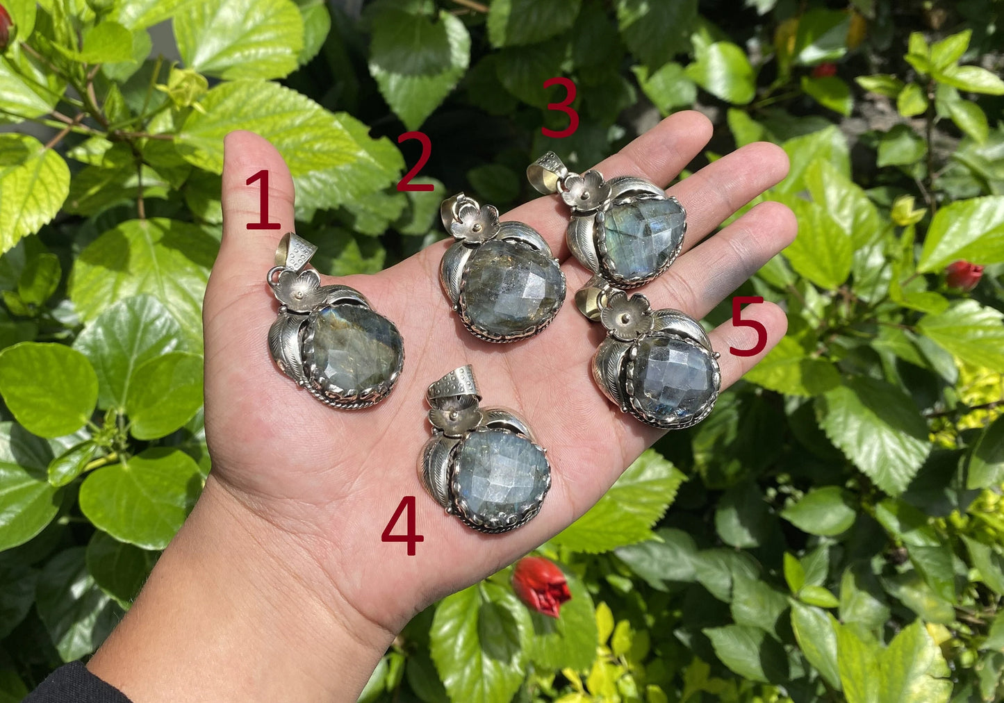 Rustic Bohemian Labradorite Pendant – Unisex Tibetan Silver Pendant for Healing and Everyday Wear, Hammered floral Design, Trendy Pendant.