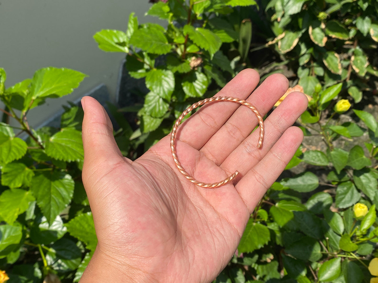 Single wire copper twisted bangle, Handmade Bangle, Hammered Bangle, Gift for him\her, Healing bangle, Bangles for daily wear.
