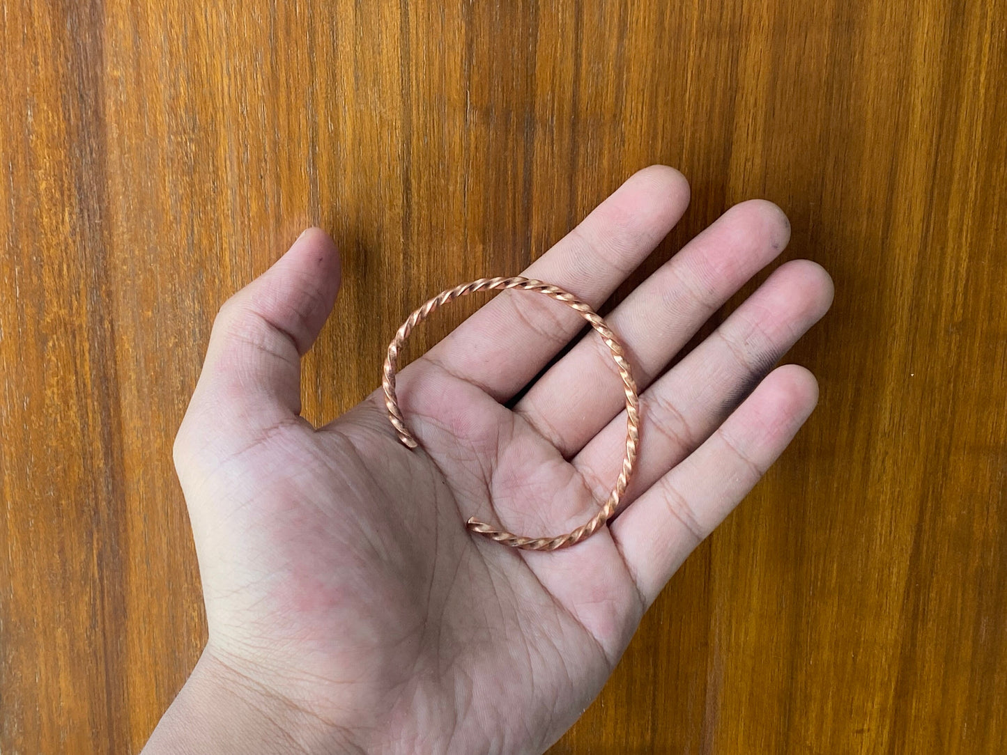 Single wire copper twisted bangle, Handmade Bangle, Hammered Bangle, Gift for him\her, Healing bangle, Bangles for daily wear.