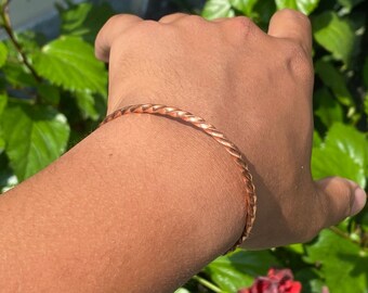 Single wire copper twisted bangle, Handmade Bangle, Hammered Bangle, Gift for him\her, Healing bangle, Bangles for daily wear.