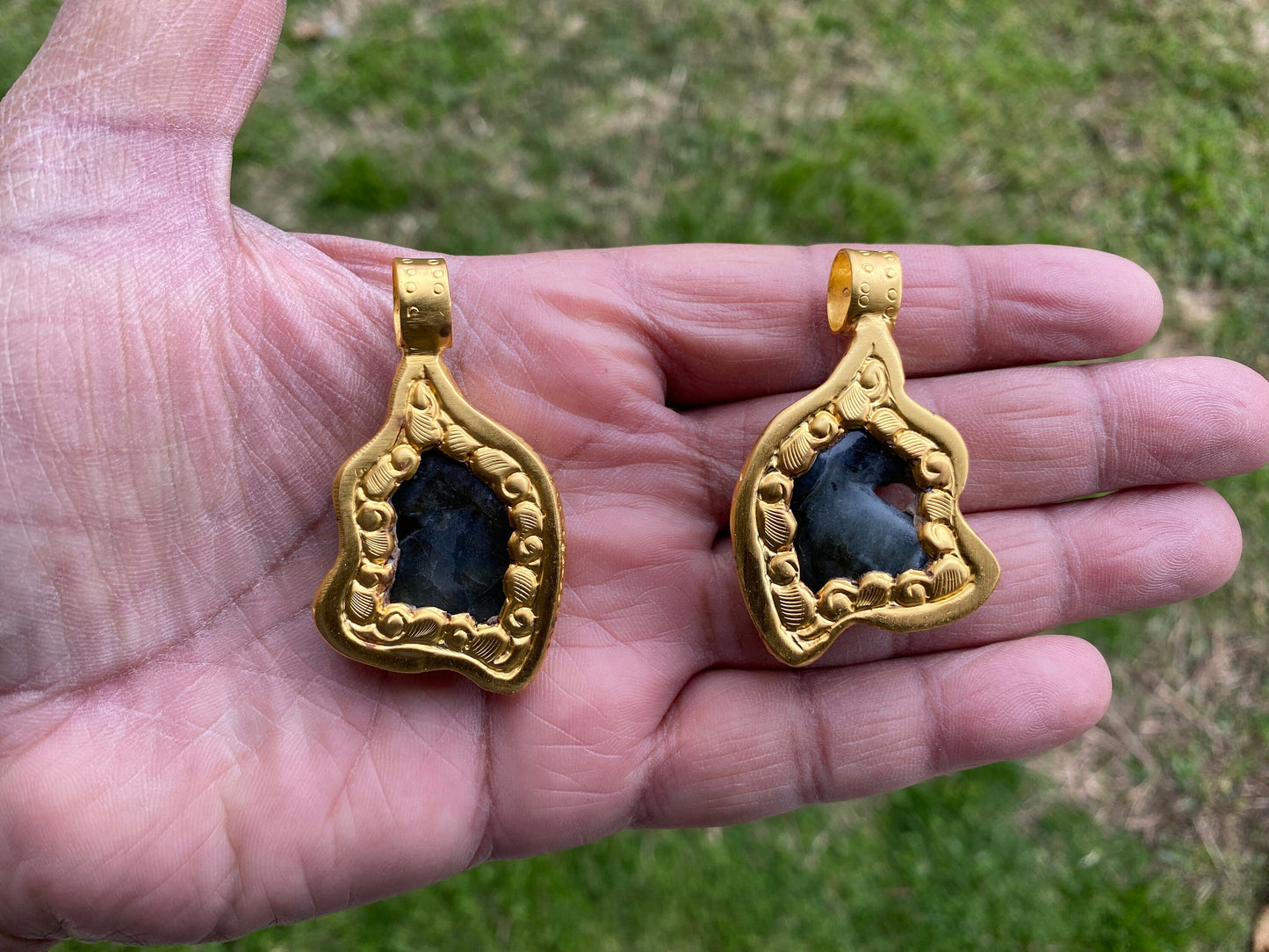 Small Unicorn Labradorite Natural Stone Pendant, 18K Non Tarnish Brushed Gold Overlay Jewelry, Blue Labradorite Horse, Healing Crystal