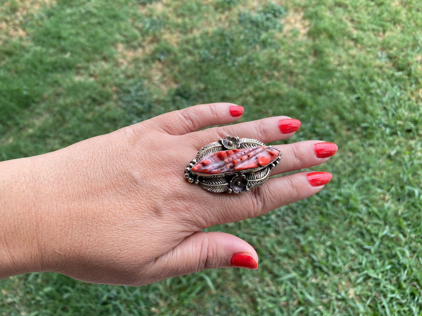 Large Adjustable Natural Spiny Oyster Tibetan Silver Ring, Spiny Oyster Jewelry, Southwest Ring, Statement Ring, Native American Style