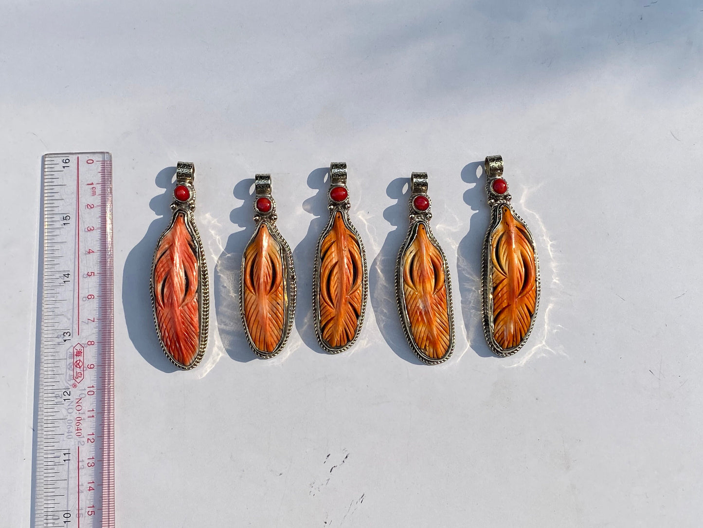 Natural Beauty: Spiny Oyster Pendant for Fashion and Healing, Pendant for daily wear, Coral adorned unisex pendant with healing energy.