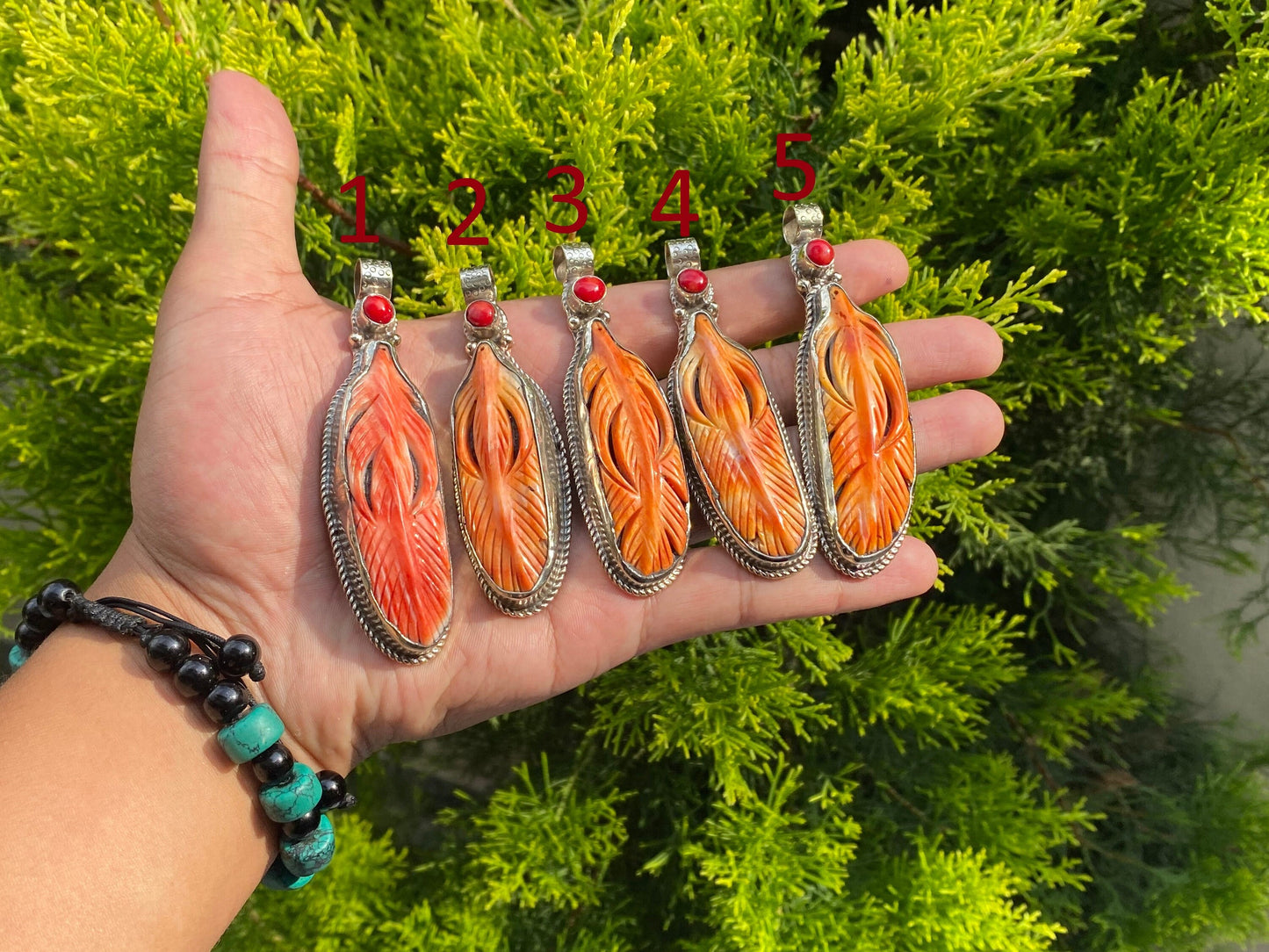 Natural Beauty: Spiny Oyster Pendant for Fashion and Healing, Pendant for daily wear, Coral adorned unisex pendant with healing energy.
