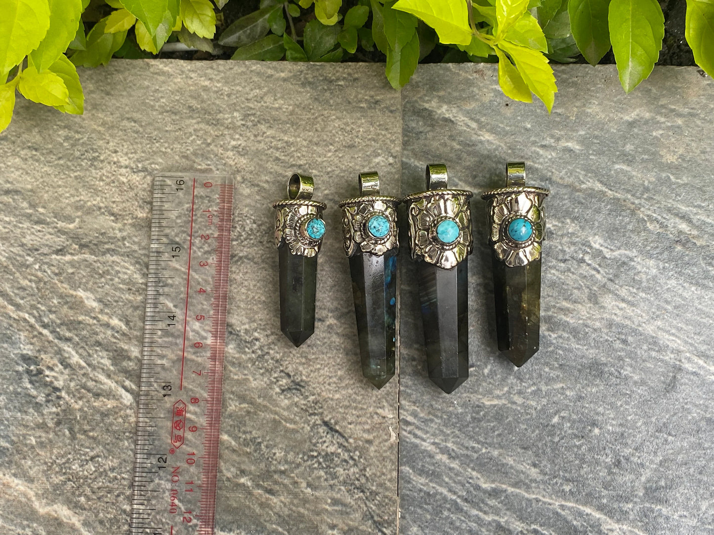Stylish Labradorite Pendant: Perfect for Everyday Healing, Antique Pendant, Everyday wear pendant, Gift for her, Unisex Pendant.