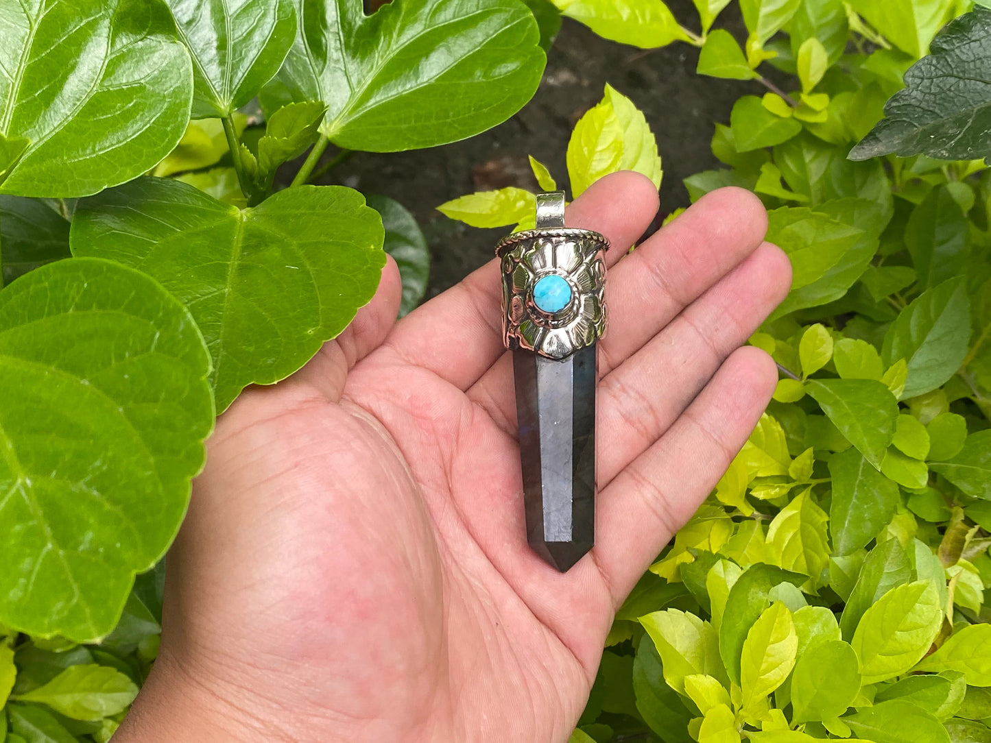 Stylish Labradorite Pendant: Perfect for Everyday Healing, Antique Pendant, Everyday wear pendant, Gift for her, Unisex Pendant.