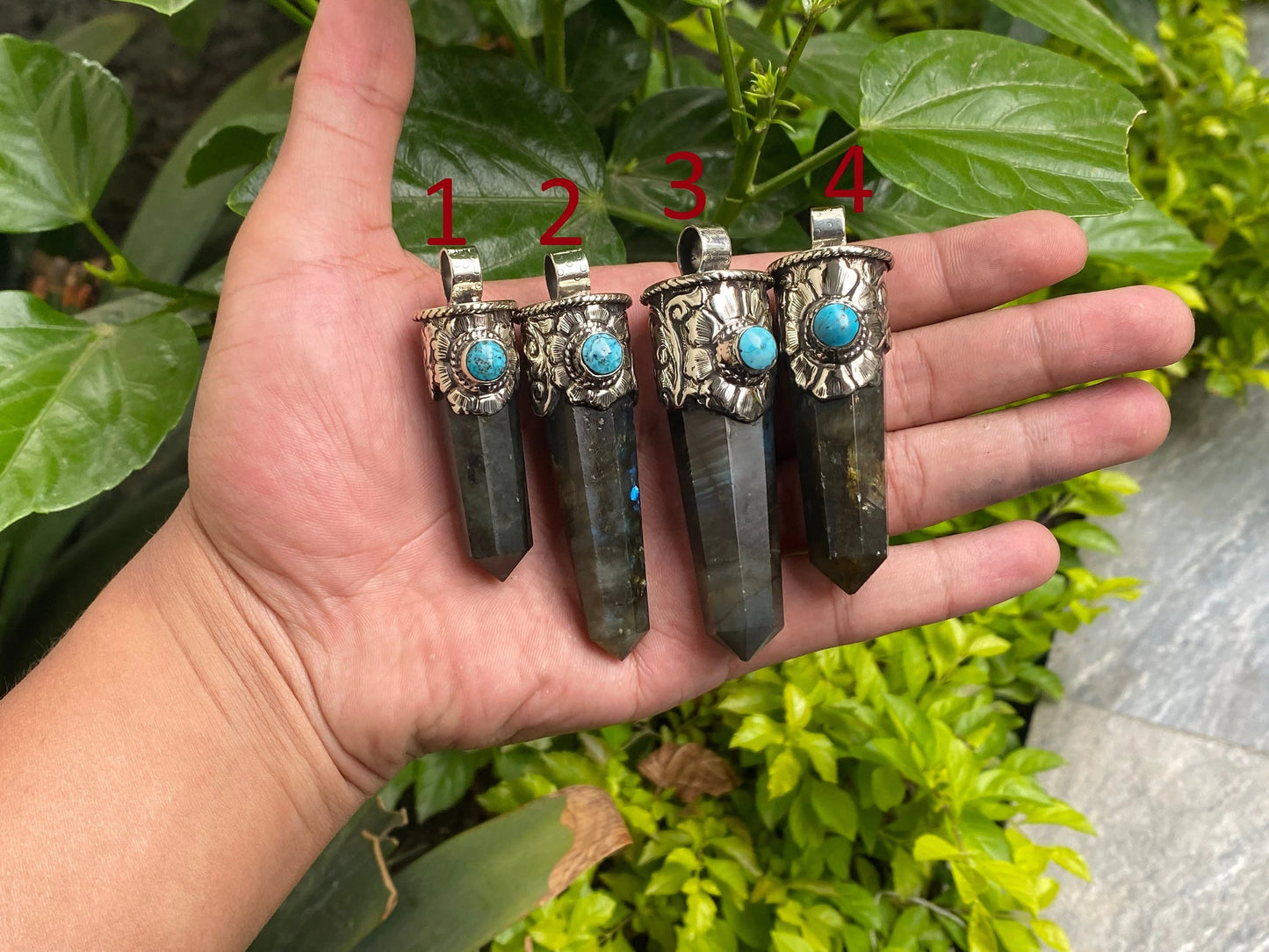 Stylish Labradorite Pendant: Perfect for Everyday Healing, Antique Pendant, Everyday wear pendant, Gift for her, Unisex Pendant.
