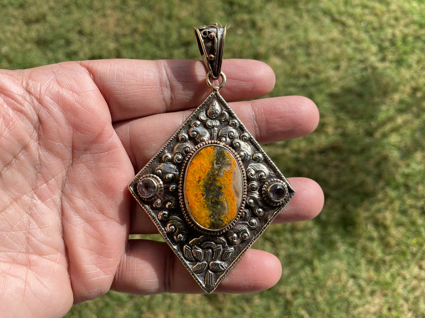 Tibetan Silver Bumblebee Jasper Pendant, Faceted Amethyst, Tibetan Pendant for Necklace, Ethnic Jewelry, Jewelry from Nepal, Healing Crystal