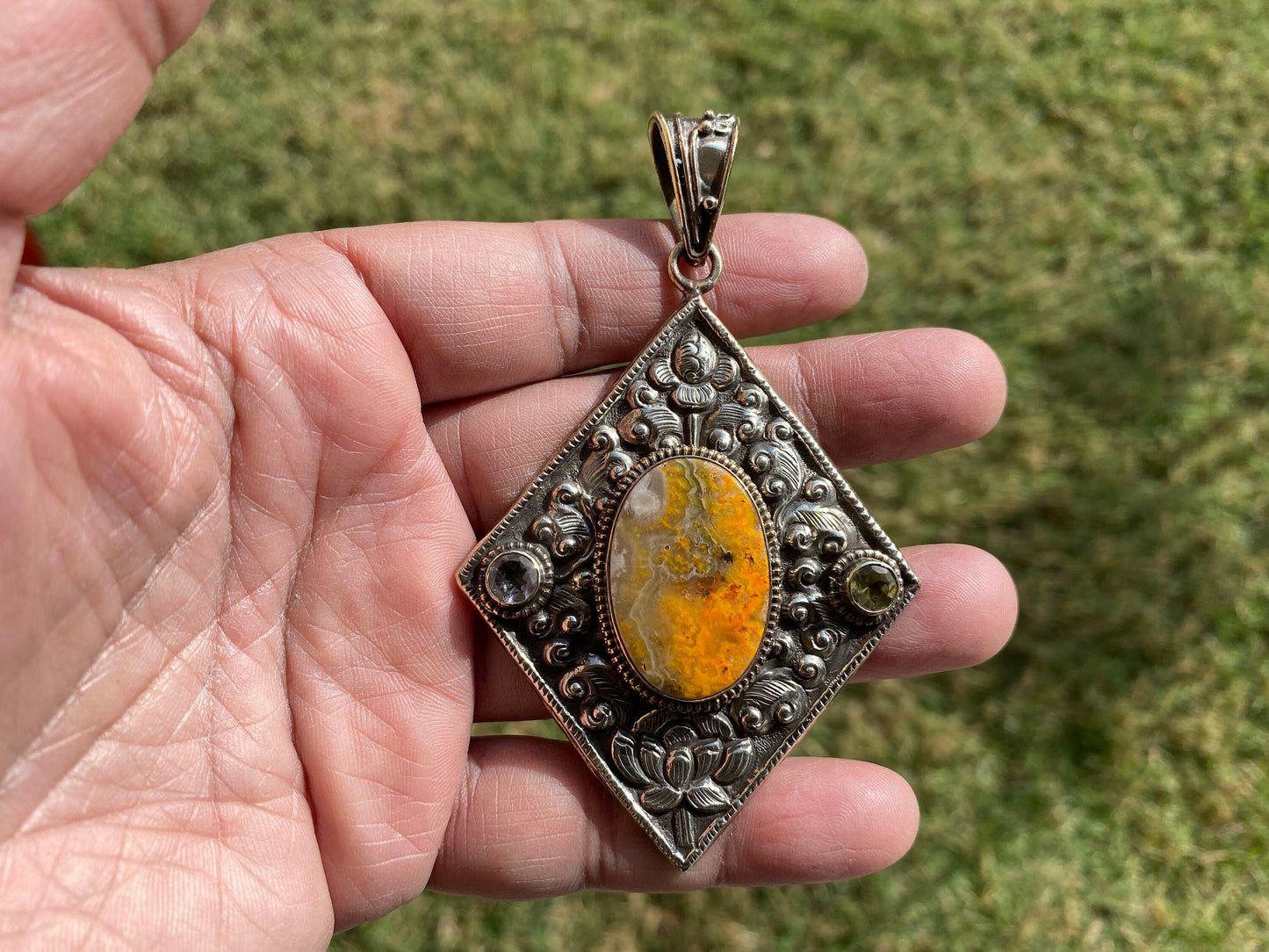 Tibetan Silver Bumblebee Jasper Pendant, Faceted Amethyst, Tibetan Pendant for Necklace, Ethnic Jewelry, Jewelry from Nepal, Healing Crystal