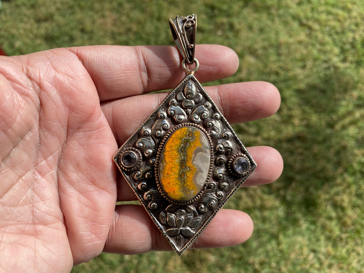 Tibetan Silver Bumblebee Jasper Pendant, Faceted Amethyst, Tibetan Pendant for Necklace, Ethnic Jewelry, Jewelry from Nepal, Healing Crystal