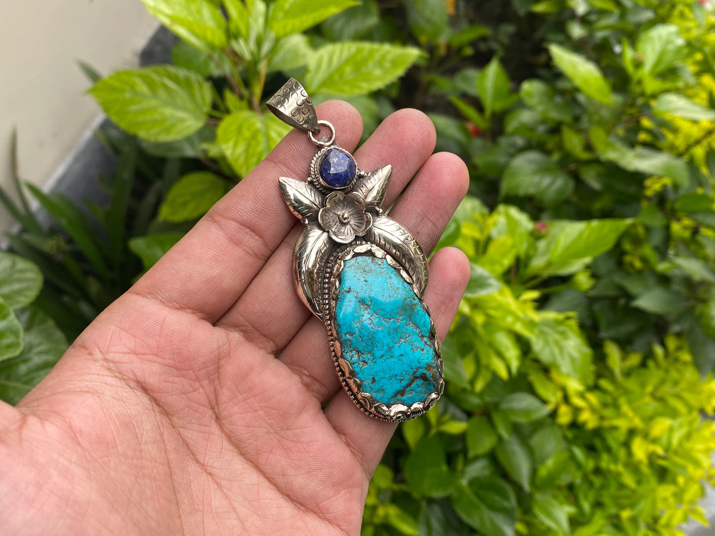 Trendy Turquoise Pendant with Raw Lapis Stone - Rustic Aesthetic Jewelry, Unisex Pendant for Daily wear, Healing properties, Hammered Design