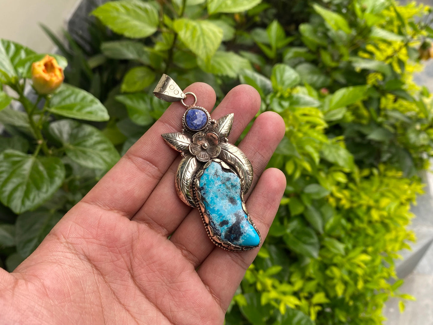 Trendy Turquoise Pendant with Raw Lapis Stone - Rustic Aesthetic Jewelry, Unisex Pendant for Daily wear, Healing properties, Hammered Design