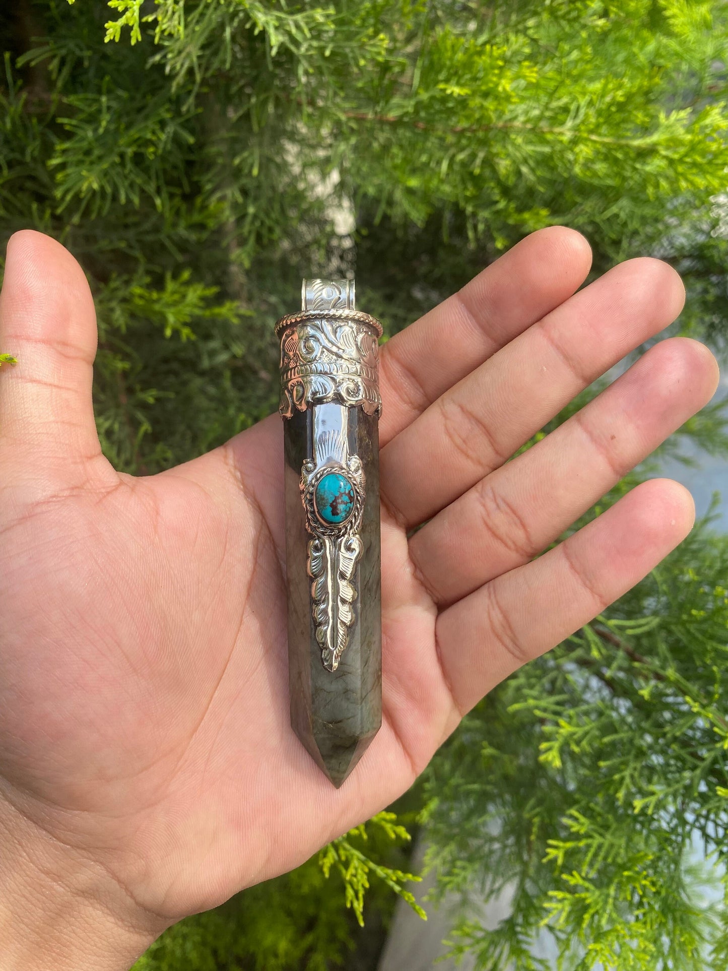 Turquoise-Adorned Pointed Labradorite Gemstone Pendant, Pointed Labradorite Elegance with Turquoise Accent Pendant.