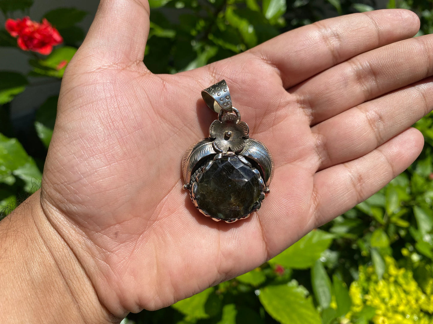 Unique Labradorite Pendant: Oval Shaped Gemstone Jewelry Crafted in Nepal, Unisex Design, Aesthetic pendant, Stylish gift, Natural Gemstone.