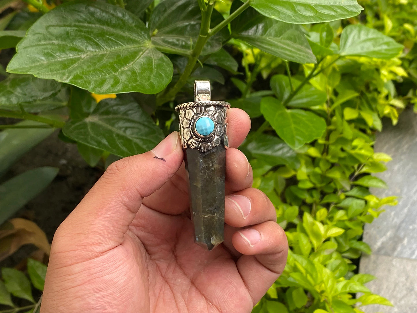 Unisex Labradorite Pendant: Healing Stone with Turquoise Touch, Handmade Pendant, Pointed Pendant, Labradorite Pendant.