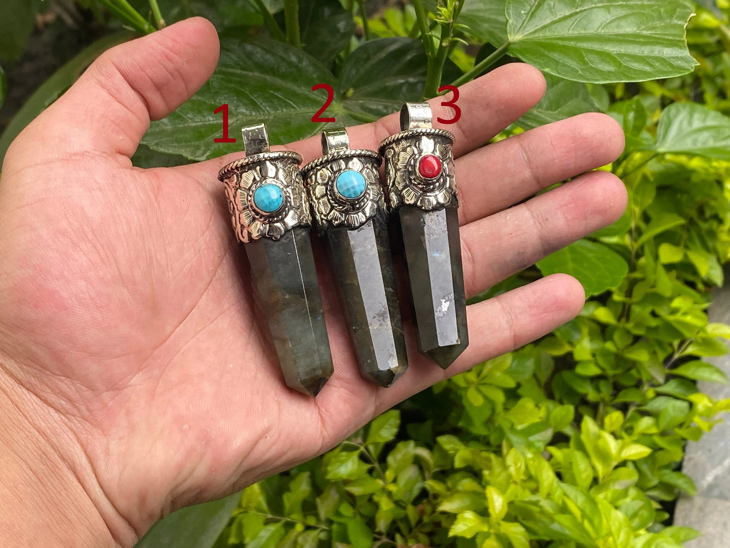 Unisex Labradorite Pendant: Healing Stone with Turquoise Touch, Handmade Pendant, Pointed Pendant, Labradorite Pendant.