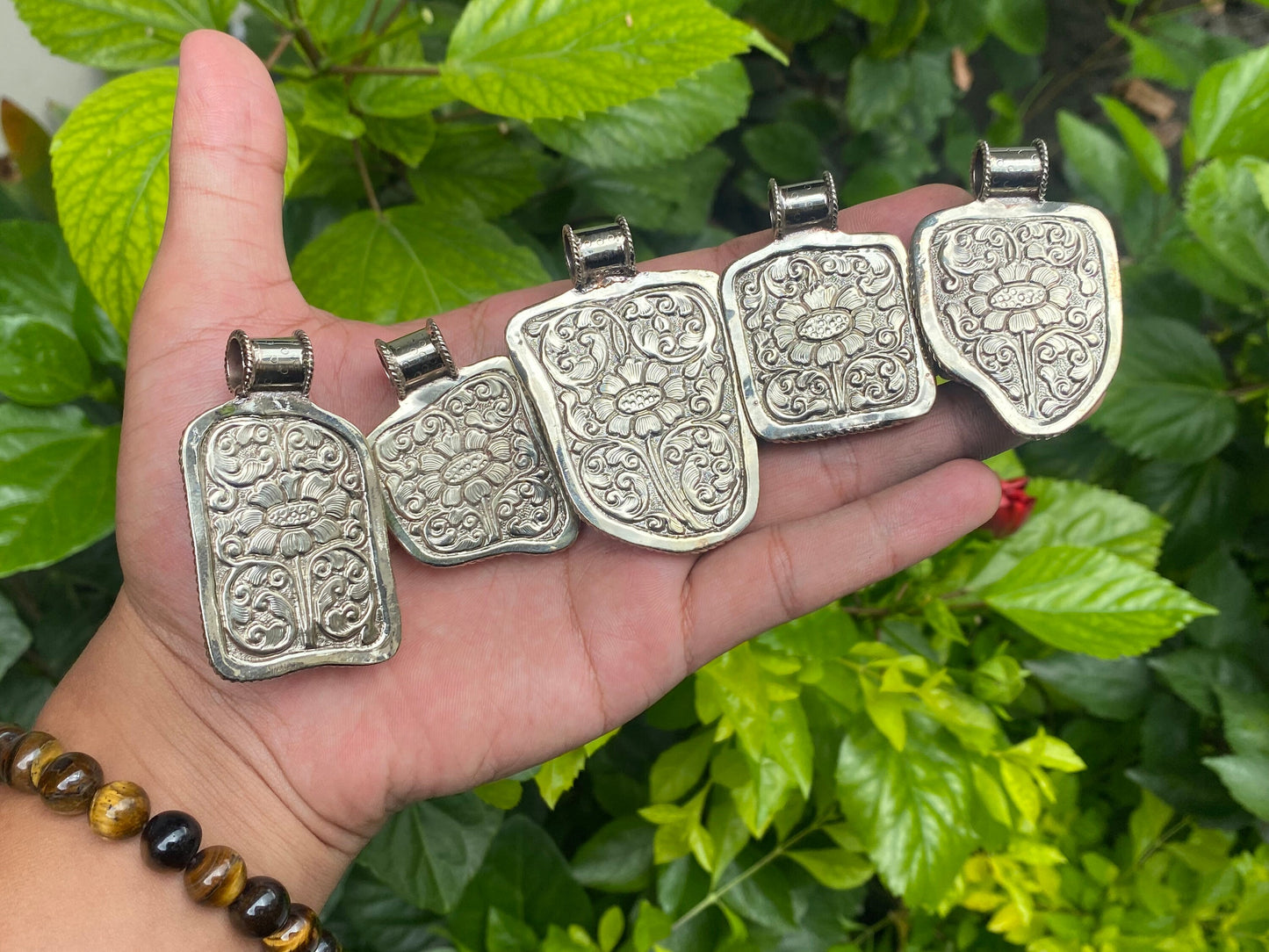 Unisex Raw Lapis & Red Coral Pendant with Tibetan Silver – Unique Floral Gift Idea, Healing pendant, Gift for her, Unique design pendant.