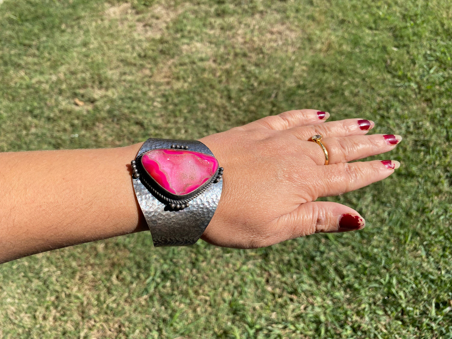 Adjustable Large Druzy Stone Antique Silver Looks, Wide Band Cuff, Hammered Cuff, Oxidize Silver Overlay Jewelry, Unique Jewelry