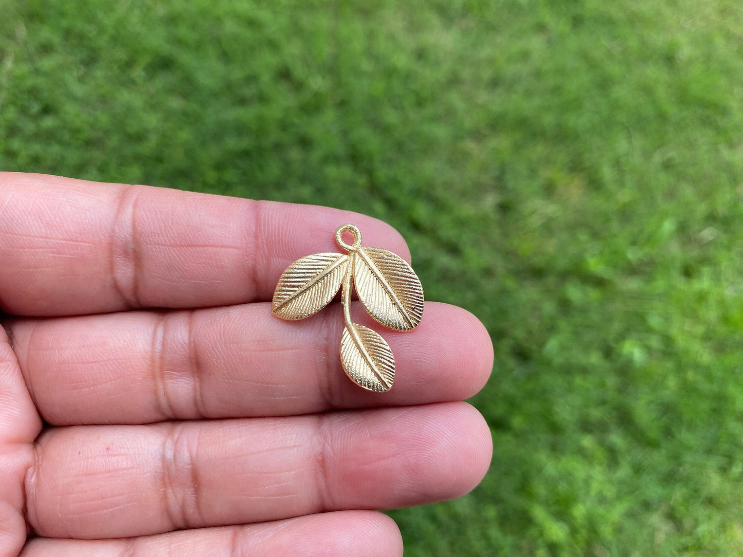 27X24mm, Brushed Gold Plated Leaf Pendant, For Earrings / Necklace / Bracelet Charms, Jewelry Components, Small Leaf Charm, Jewelry Finding