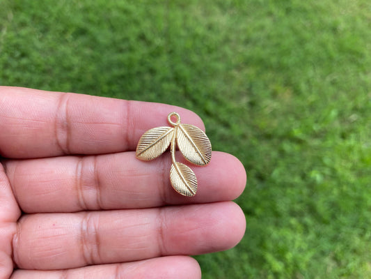 27X24mm, Brushed Gold Plated Leaf Pendant, For Earrings / Necklace / Bracelet Charms, Jewelry Components, Small Leaf Charm, Jewelry Finding